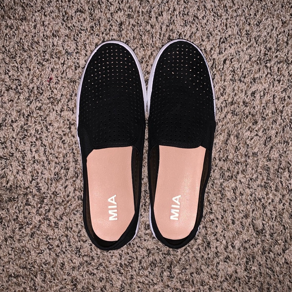 Mia Edith Platform Sneaker